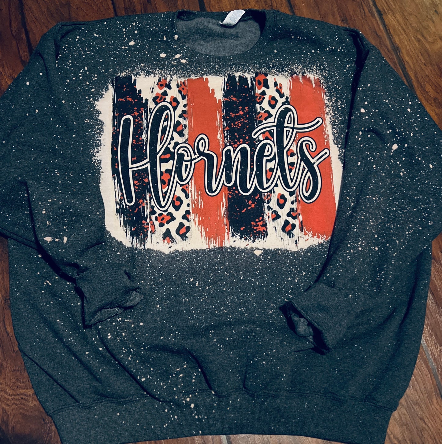 Hornets Brushstroke Bleached Crewneck